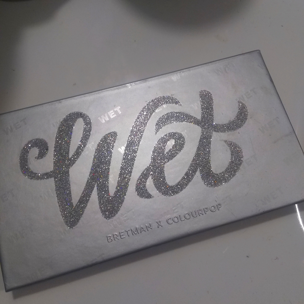 Wet colourpop eye shadow pallette